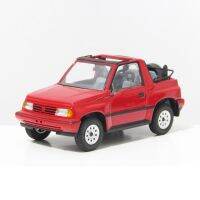 Diecast 1/43 Scale Suzuki Vitara/Escudo โมเดลรถออฟโรดสีแดงของเล่นที่สามารถปรับสภาพได้ของขวัญของเล่นสไตล์คลาสสิกสำหรับสะสม