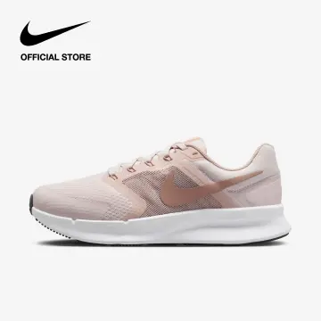 Peach color hotsell nike shoes