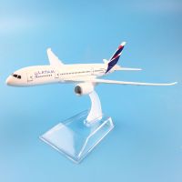 16CM LATAM Airlines metal Diecast aircraft model ,Airbus airplane model Kids Toys plane children New YearBirthdayCollections