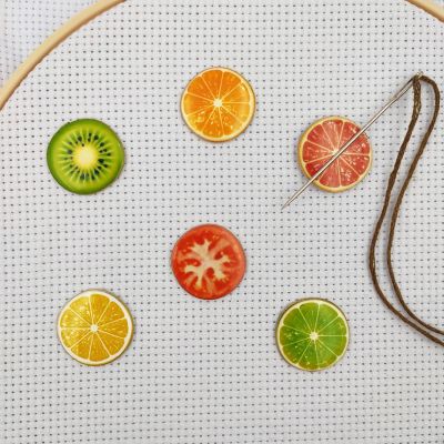 【CC】 Fruit Needle Minder Magnetic Kawaii Nanny Embroidery Supply Pin cushion for holding Sewing Needles