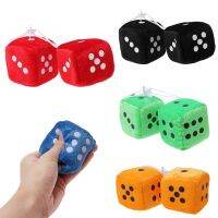 ลูกเต๋าลายจุด fuzzy dice 1 คู่สําหรับแขวนตกแต่งรถยนต์