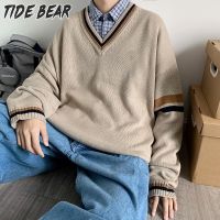 TIDE BEAR เสื้อกันหนาวผู้ชายแขนยาวเสื้อสเวตเตอร์คอวีของผู้ชายย้อนยุคนักเรียนสไตล์หลวมเรียบง่ายเสื้อกันหนาวแบบถัก