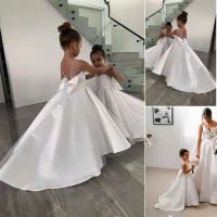 【YF】 FashionMia Simple White Satin Kid Flower Girl Dress Puffy Ball Gown with Bow for Wedding Birthday Party V Neck Sweep Train