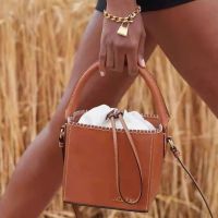 มาตรฐานเดิม jacquemusˉnew cube handbag European and American fashion large-capacity bucket bag ladies shoulder messenger bag