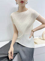 2023 New Pleated Top Irregular Pair T-Shirt Pleated Clothes Womens Round Neck Slim-fit Fashion All-match Niche