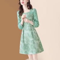 High fashion jacquard square neck dress for women in autumn, new design in 2023, slim and slim, medium and long a-line skirt