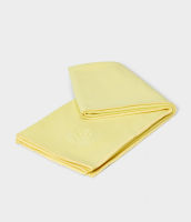 Manduka ผ้าปูทับเสื่อโยคะผืนเล็ก eQua® Hand Yoga Towel - Lemon (16")