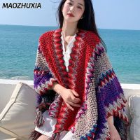 MAOZHUXIA เสื้อโค้ทแบบคลุมไหล่ของผู้หญิงผ้าคลุมไหล่ผ้าถักสำหรับการเดินทางในเมืองลี่เจียงผ้าคลุมสไตล์ย้อนยุคสไตล์เชื้อชาติยูนนานผ้าพันคอมีพู่ชุดวันหยุดพักผ่อน