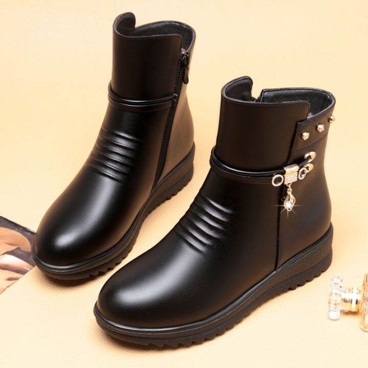 รองเท้าผ้าฝ้ายผู้หญิงฤดูหนาวพื้นเรียบ-sepatu-boot-pendek-กำมะหยี่รองเท้าผู้หญิงบูททำจากฝ้ายวัยกลางคนและผู้สูงอายุ