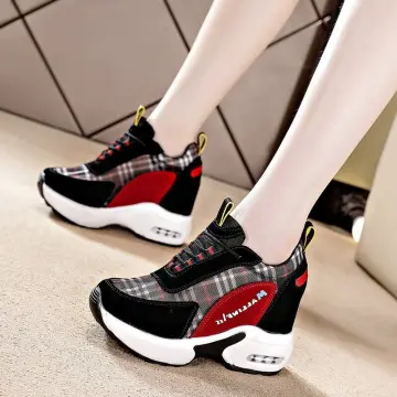 Sepatu sport 2024 high heels