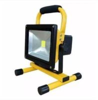 ไฟสปอร์ตไลท์ LED แบบพกพา Out Door กำลัง 30 W - สีเหลือง (0415)