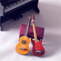 Wooden Miniature Guitar Mini Dollhouse Miniature Instrument Classical Electric Guitar Model Office Tabletop Decorations Gifts