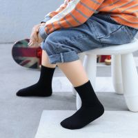 Childrens white socks student tube socks boys and girls cotton socks breathable boneless Sports Soc儿童白色袜子款学生中筒袜男童女童棉袜透气无骨运动短袜黑色