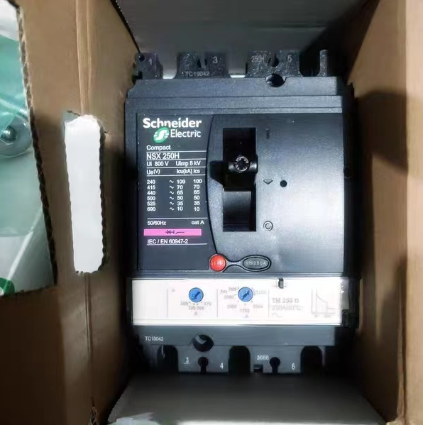 Schneider molded case circuit breaker NSX250H/70 ka/415 vac/TMD250A/3 p