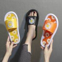 CODhan14416 Spring season sandals and slippers【沙滩鞋女】【时尚爆款】拖鞋女夏2020新版小皱菊软底个性室外海边度假沙滩鞋【SLV时尚女鞋店】