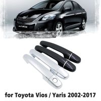 มือจับสีดำคาร์บอนไฟเบอร์หรือฝาครอบประตูด้านข้างโครเมี่ยมสำหรับโตโยต้า Vios Yaris XP40 XP90 XP150 Belta 2002 ~ 2017แต่งรถ2003 2004