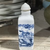 Porcelain snuff bottle handicrafts Classical porcelain bottle ornaments Vintage antique old articles Porcelain snuff bottle coll