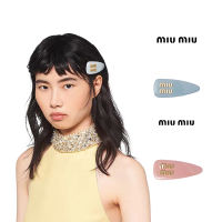 Miumiu กิ๊ฟติดผมหนังโลโก้ตัวอักษร