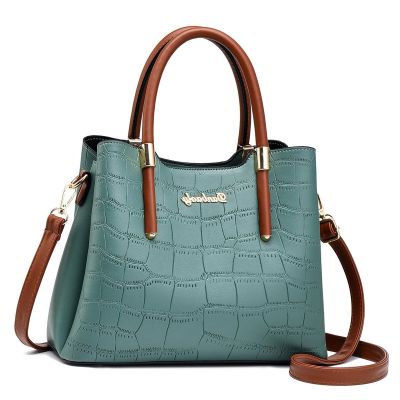 Female bag 2021 new fashion handbag large capacity in Europe and America rock grain one shoulder inclined shoulder bag