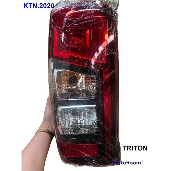 ไฟท้าย-mitsubishi-triton-ไทรทัน-2019-2020-2021-led-รุ่น-top