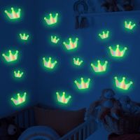 ZZOOI Colorful Crown Luminous Wall Stickers for Kids Rooms Bedroom Nursery Wall Decoration Decals Home Decor Glow in the Dark Stickers