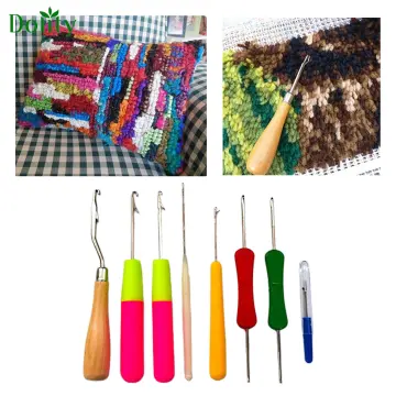 2pcs Wooden Bent Latch Hook Tool and Plastic Latch Hook Crochet Needle