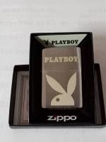 ZIPPO 49831  PLAY BOY  BRUSHED CHROME LASER ENGRAVE   สีเงินผิวโครเมี่ยมขัดด้าน ลายแบบเลเซอร์  ของใหม่ไม่ผ่านการใช้งาน  มาพร้อมกล่องตรงรุ่น  รับประกันของแท้