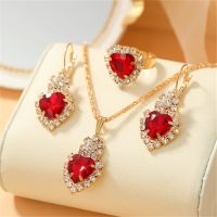 【lz】❀✈  Forma do Coração Cristal Vermelho Conjunto de Jóias Colar Elegante Anel Brincos Design Luxuoso Acessórios Do Casamento Nupcial Presentes De Aniversário