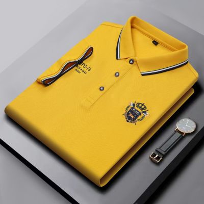 เสื้อโปโลสำหรับผู้ชายชุดทางการเสื้อโปโลลำลองธุรกิจแขนสั้นสำหรับผู้ชายผ้าฝ้ายปักลายสีเหลือง