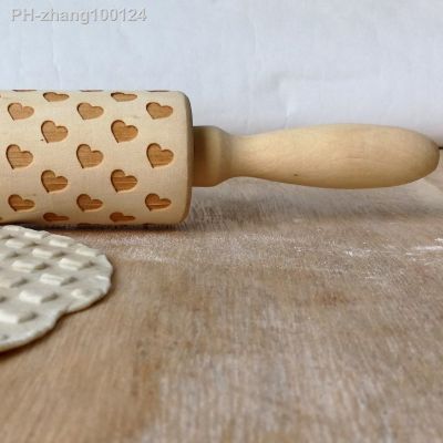 Wood Heart Type Cake Rolling Pin Embossed Cookies Roller Baking Shop Baking Dough Roller for Wedding Christmas Gifts