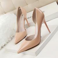 【Spicy beef】ใหม่2022ผู้หญิงปั๊ม Elegant Pointed Toe สิทธิบัตรหนัง Office Lady รองเท้าฤดูใบไม้ผลิฤดูร้อนรองเท้าส้นสูงงานแต่งงานรองเท้าเจ้าสาว