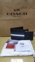 กระเป๋าสตางค์ผู้ชาย COACH F26072 SV/BK ลาย C คาดน้ำเงิน+ขาว (มีไส้)ของแท้100% มีช่องใส่บัตร 2 ข้าง และมีกระเป๋าใส่บัตรใบเล็กเสียบอยู่ด้านใน