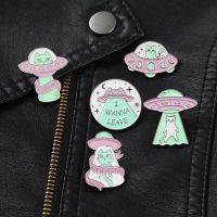 Creative UFO Alien Enamel Pins Badge Spaceship Cartoon Cat Brooches For Kids Lapel Pin Backpacks Badge Jewelry Gift Wholesale