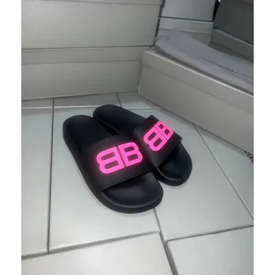 𒊹︎ มีของพร้อมส่งค่ะ  ( NEW ARRIVAL )  [ BALENCIAGA MEN’S POOl SLIDE SANDAL ]     พร้อมส่งค่ะ ￼