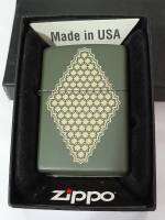 ZIPPO  49220  BLOCK TRIANGLE DESIGN  GREEN MATTE LASER ENGRAVE   สีเขียวเมทาลิค ลายแบบเลเซอร  ของใหม่ไม่ผ่านการใช้งานมาพร้อมกล่องตรงรุ่น รับประกันของแท้นำเข้า