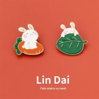 [Lovely Cute] little rabbit creative personality cartoon brooch student clothes bags versatile accessories