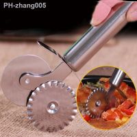 Pastry Wheel Cutter Aluminum Alloy Pastry Cutting Wheel with Ergonomic Wooden Handle Dough Cutting Roller Kitchen Baking Tool