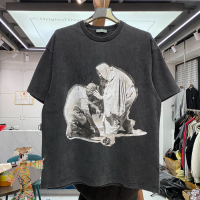 n High Street KNAYE West Abstract Figure Redemption พิมพ์ R T เสื้อผู้ชายผู้หญิงหลวม Hip Hop Do Old T-Shirt