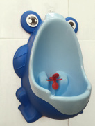 Bô ếch gắn tường cho bé trai đi vệ sinh, cho bé trai