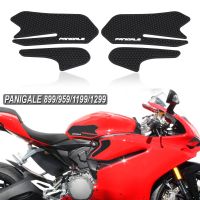 สติกเกอร์ด้านข้างแผ่นถังน้ำมันมอเตอร์ไซค์สำหรับ DUCATI PANIGALE 899 959 1199 1299 Traction Gas Fuel Grip Decal Anti Slip สนับเข่า