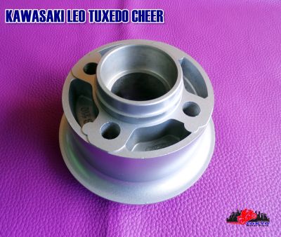 KAWASAKI  LEO TUXEDO CHEER "REAR" SPROCKET HUB "SILVER" // ดุมสเตอร์หลัง (กว้าง 14.5 ซม.) (ยาว 14.5 ซม.) (สูง 10 ซม.) สินค้าคุณภาพดี