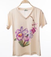 กรีน ค๊อตตอน เสื้อคอวีหญิง พิมพ์กล้วยไม้ Green Cotton Ladies V-Neck T-Shirt (Orchid Design) 12154