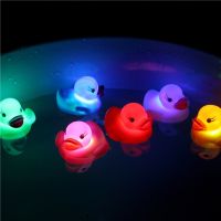 【CW】 Baby Bath Toy Cute Duck LED Water Sensor Luminous Floating Rubber Duck Flashing Little Duck Kids Bathroom Novelty Swim Toy