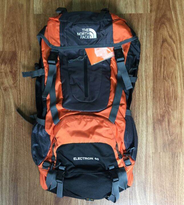 กระเป๋าเป้เดินทาง-the-north-face-electron-60l-โครงเหล็กหนุนหลังพร้อมผ้าคลุมกันฝน