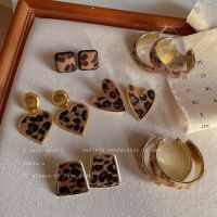 [COD] 925 Needle Fabric Fur Leopard Earrings C-shaped Stud Personality Temperament Spice