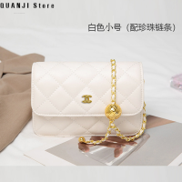 QUANJI Store Camellia ลูกทองขนาดเล็กกระเป๋าถือประดับเพชรขนาดเล็กใหม่กลิ่นหอมสไตล์ไข่มุกกระเป๋าพาดตัวพลิกกระเป๋าสะพายไหล่สายโซ่