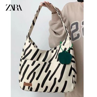 ZARAˉ ZAR Niche กระเป๋าผ้าใบสะพายข้างหญิง2023ใหม่ขนาดใหญ่-ความจุกระเป๋าทรงสี่เหลี่ยมมีหูหิ้วสะพายไหล่อเนกประสงค์ Zebra รูปแบบกระเป๋าถือสะพายไหล่