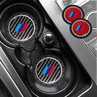 แผ่นรองแก้วลายรถคาร์บอนไฟเบอร์สำหรับ Water Cup Mat ไม่ลื่น Bmw อุปกรณ์เสริมรถยนต์กันสิ่งสกปรก2ชิ้น