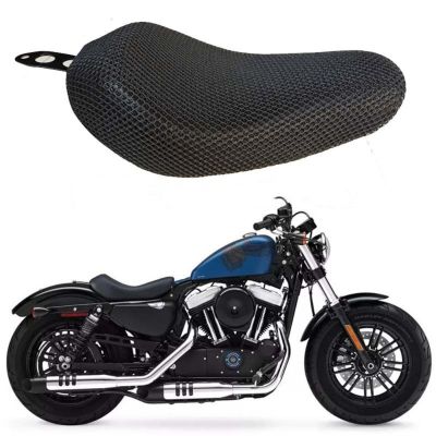 ☫ฝาครอบที่นั่งด้านหลังสำหรับ Harley Sportster XL883สี่สิบแปด3D ตาข่ายป้องกันอุปกรณ์เสริมรถจักรยานยนต์883