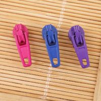 ✣◕ 10-100 piece/lot 3 Nylon Coil Zipper Slider DIY Zipper Puller Head Auto-Lock For Sewing Tailor Tools Colorful 25 Colors